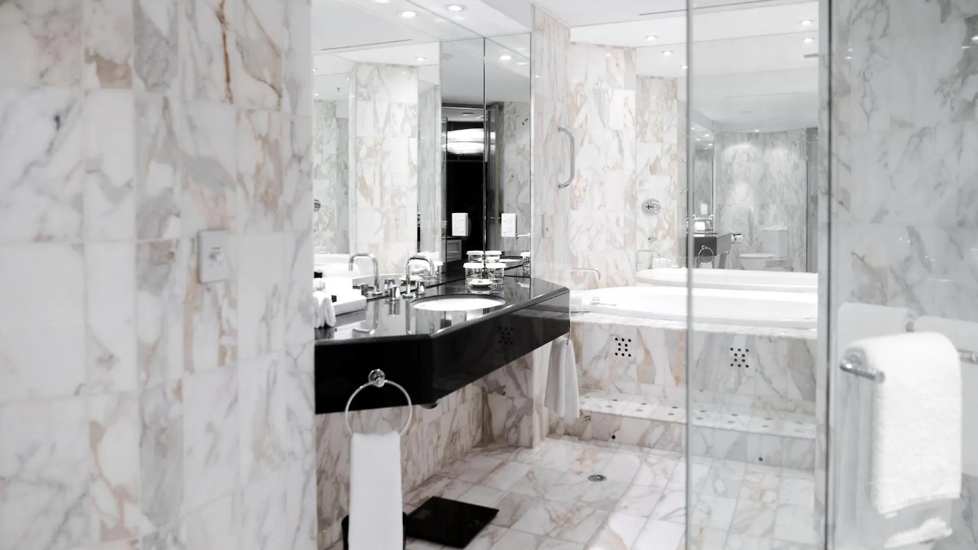 *****  Intercontinental Adelaide By Ihg Hotel Australia