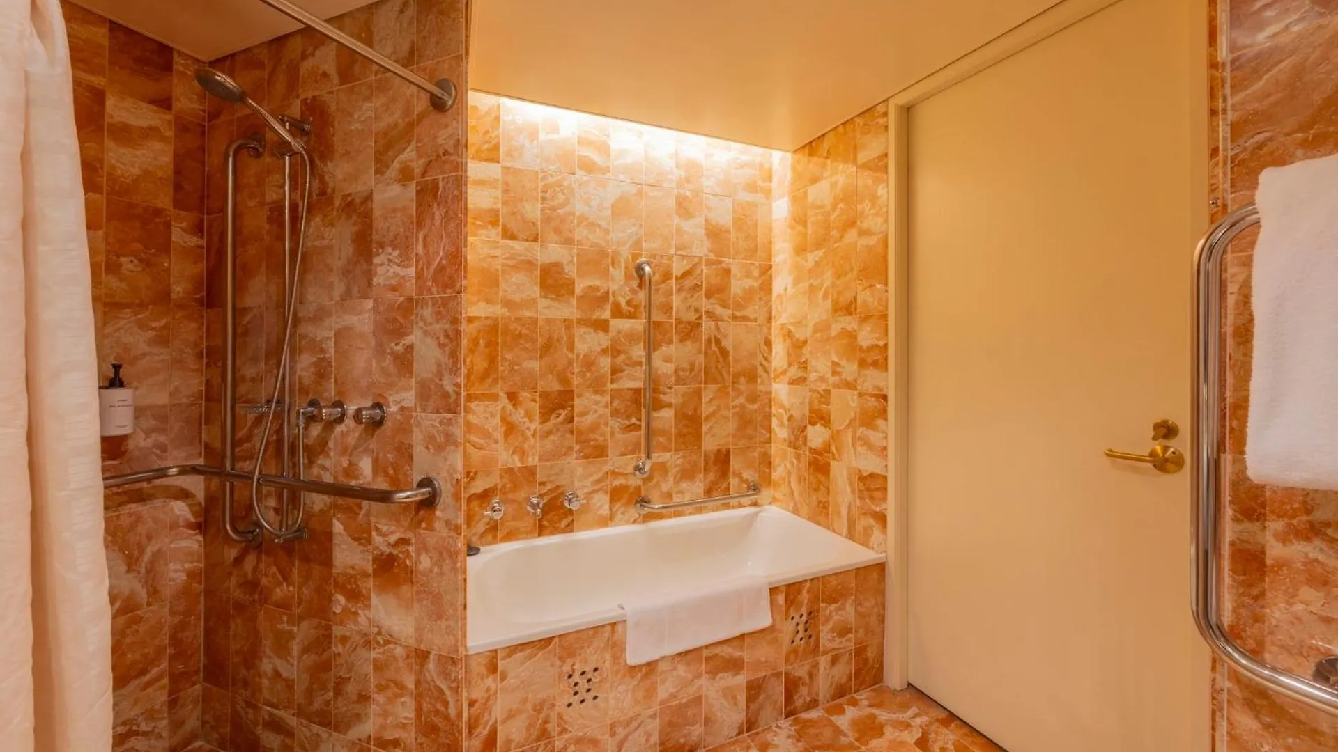 Intercontinental Adelaide By Ihg Hotel